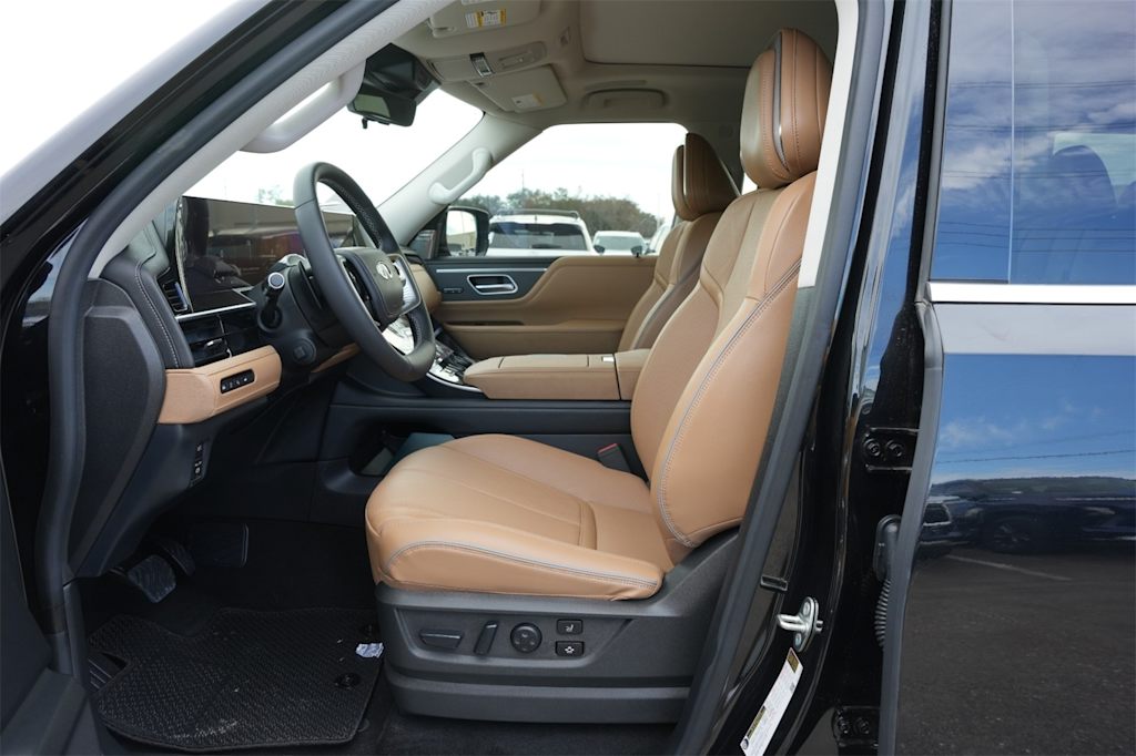 Thumbnail: 2025 INFINITI QX80 - 9