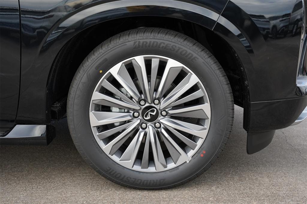 Thumbnail: 2025 INFINITI QX80 - 6