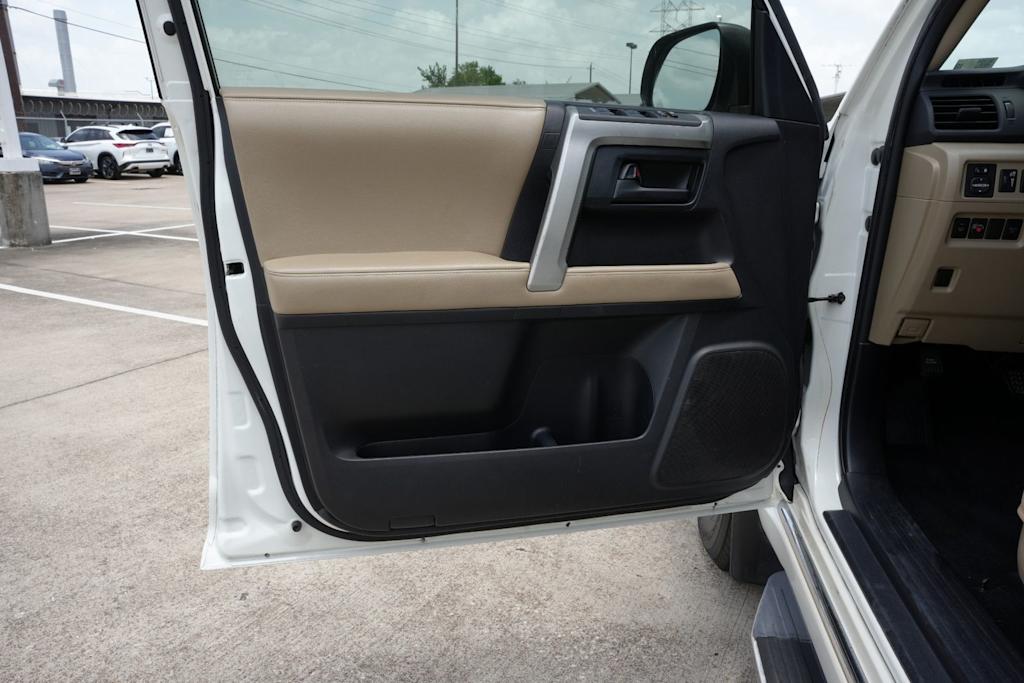 Thumbnail: 2012 Toyota 4Runner - 22