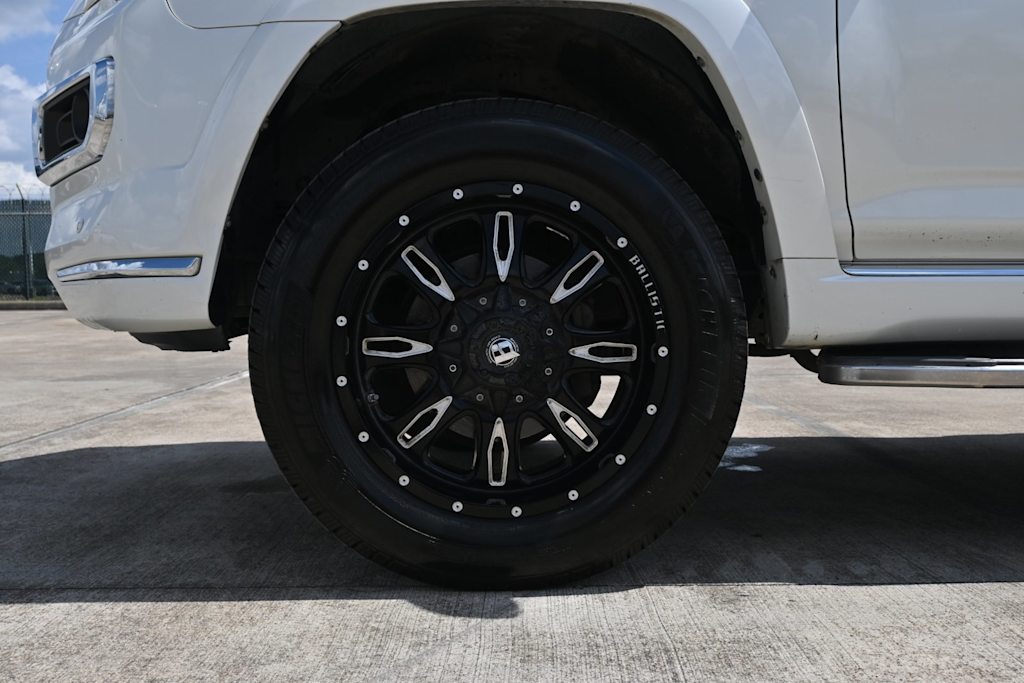 Thumbnail: 2014 Toyota 4Runner - 8