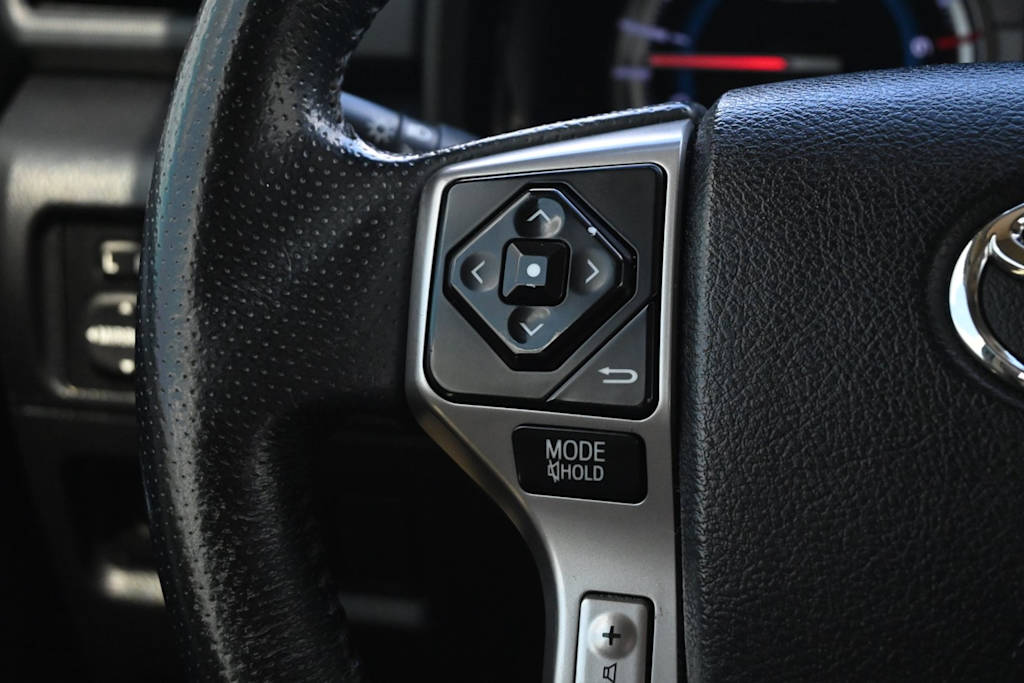 Thumbnail: 2014 Toyota 4Runner - 21