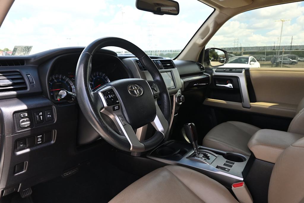 Thumbnail: 2014 Toyota 4Runner - 23