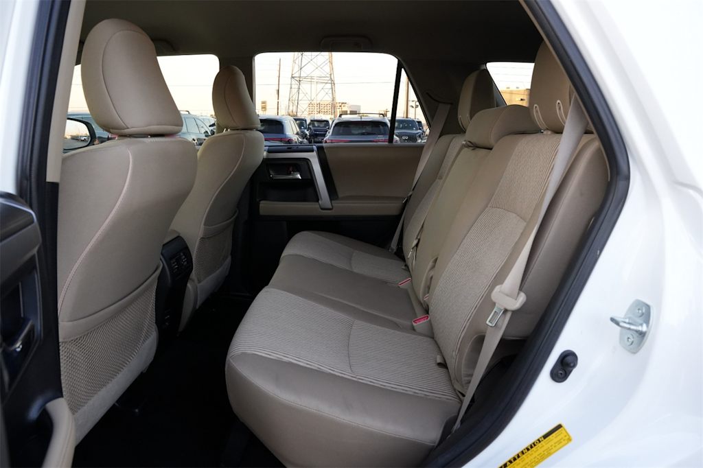 Thumbnail: 2016 Toyota 4Runner - 13