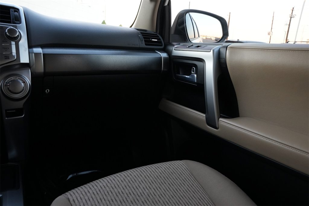 Thumbnail: 2016 Toyota 4Runner - 10