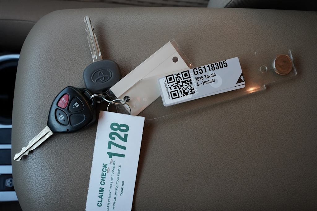 Thumbnail: 2016 Toyota 4Runner - 19