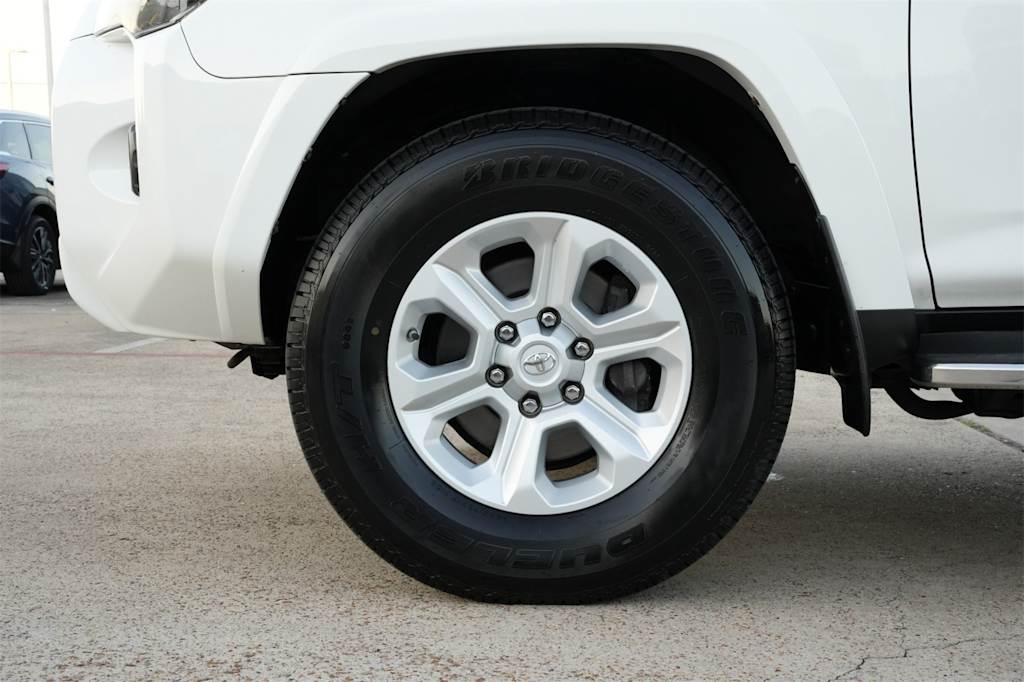 Thumbnail: 2016 Toyota 4Runner - 8