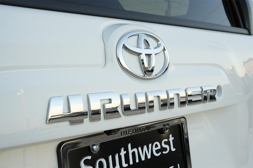 Thumbnail: 2016 Toyota 4Runner - 7