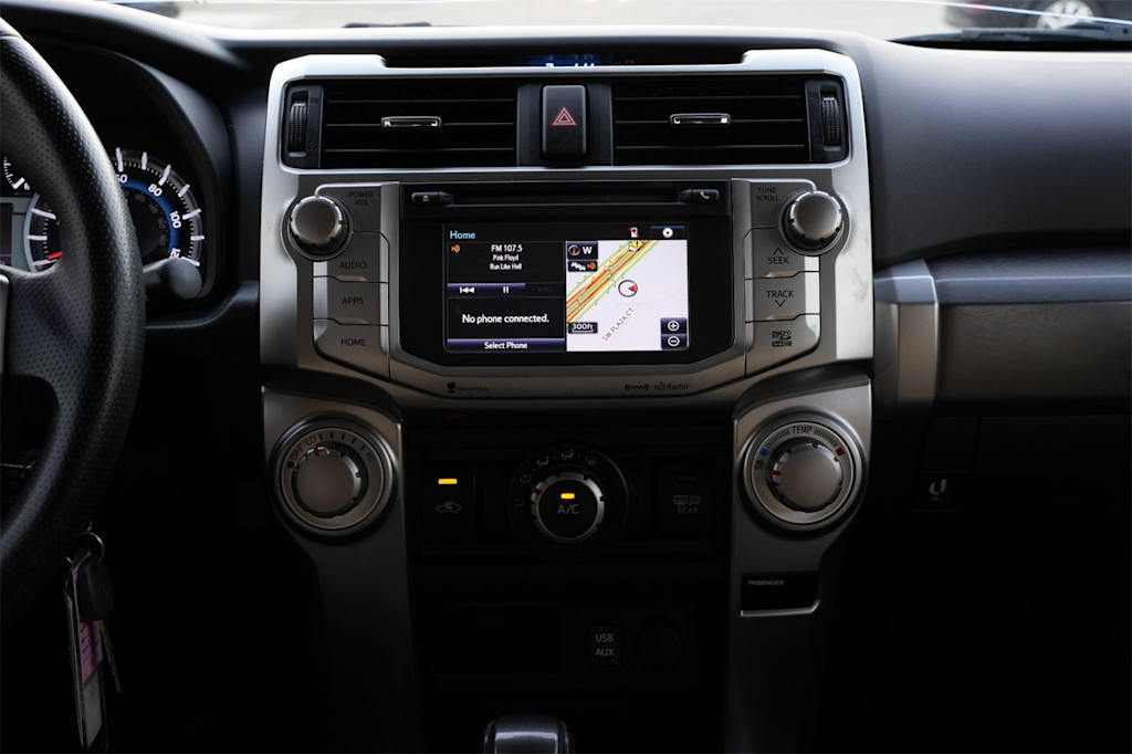 Thumbnail: 2016 Toyota 4Runner - 16