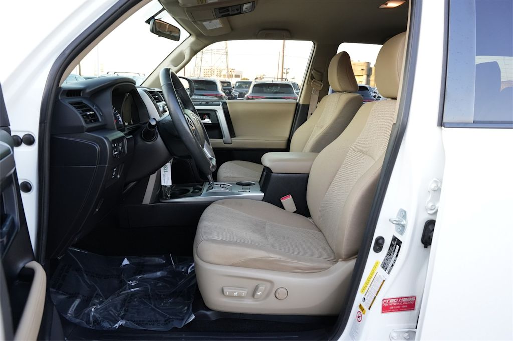 Thumbnail: 2016 Toyota 4Runner - 11