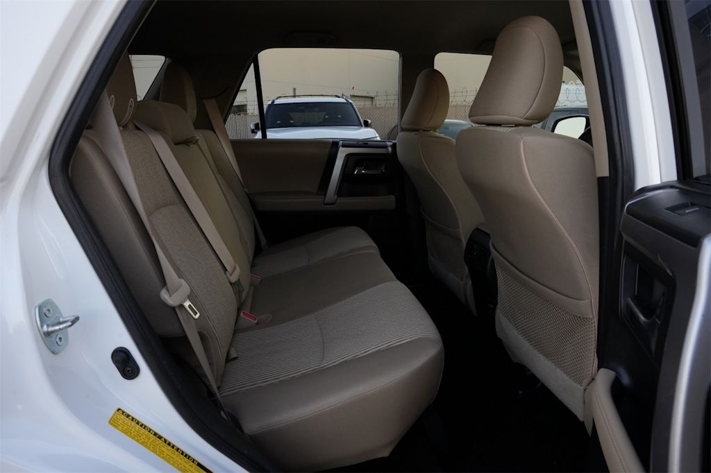 Thumbnail: 2016 Toyota 4Runner - 27