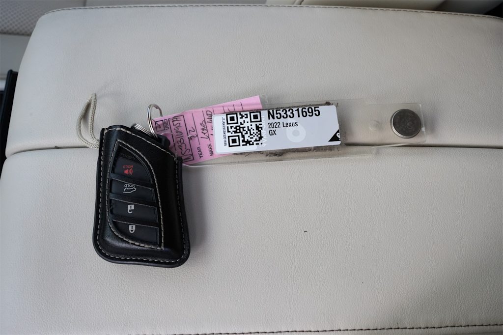 Thumbnail: 2022 Lexus GX - 29