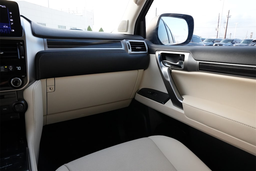 Thumbnail: 2022 Lexus GX - 21