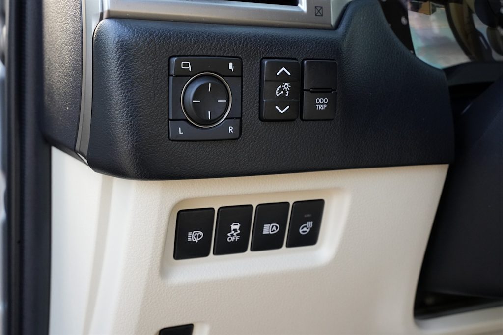 Thumbnail: 2022 Lexus GX - 25