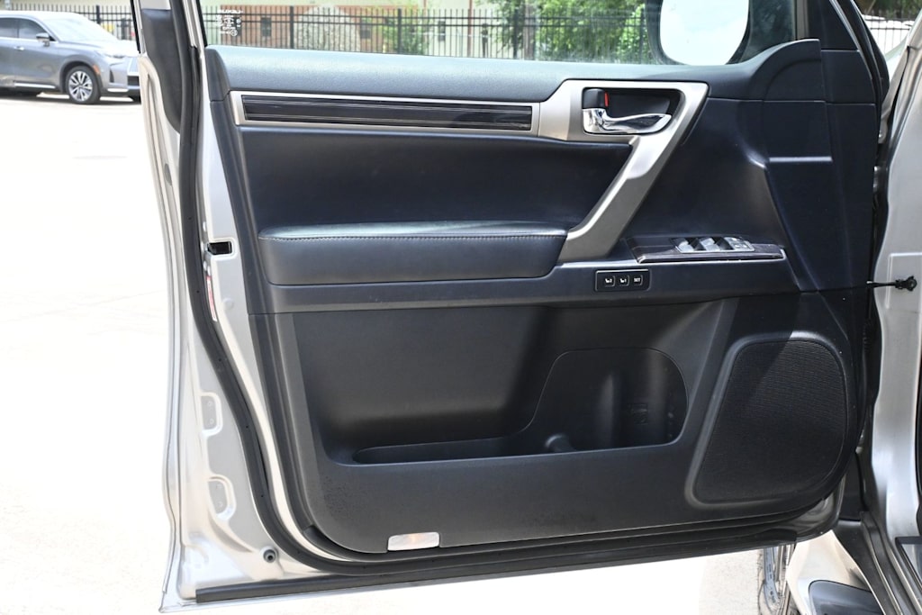 Thumbnail: 2020 Lexus GX - 26