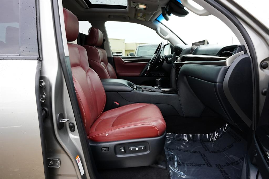 Thumbnail: 2019 Lexus LX - 12