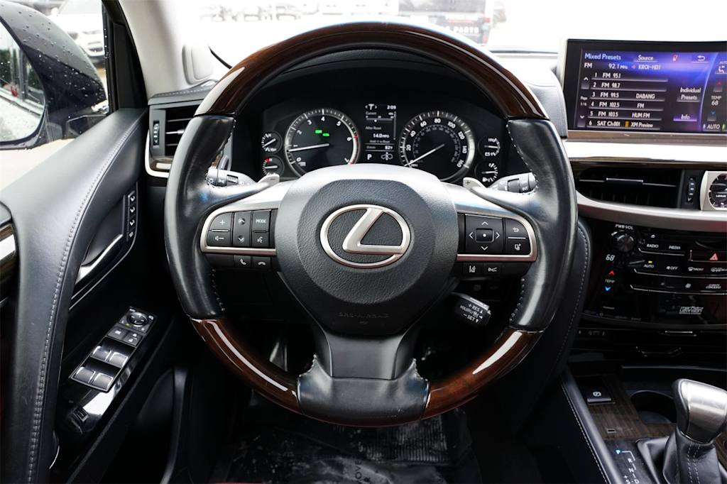 Thumbnail: 2019 Lexus LX - 10