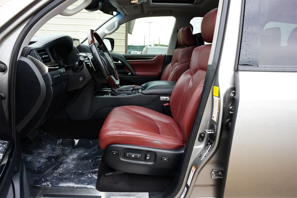 Thumbnail: 2019 Lexus LX - 11