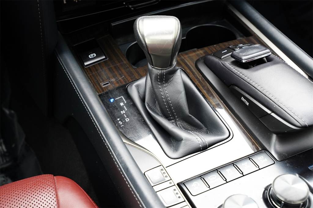 Thumbnail: 2019 Lexus LX - 17