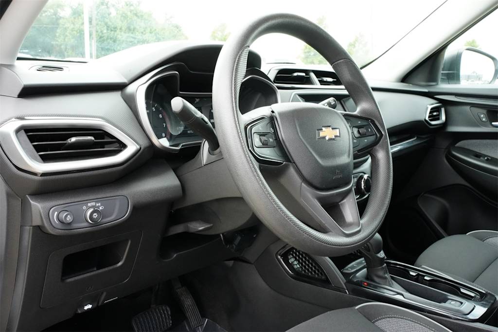 Thumbnail: 2022 Chevrolet TrailBlazer - 10
