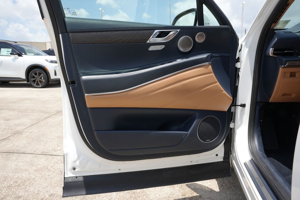 Thumbnail: 2022 Genesis GV80 - 22