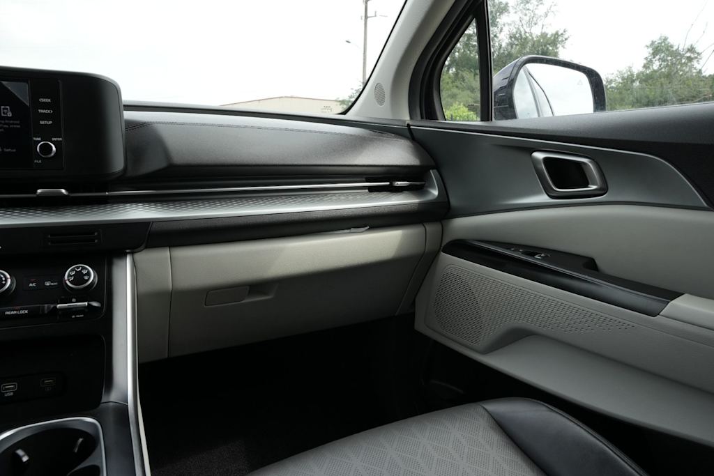 Thumbnail: 2024 Kia Carnival - 21