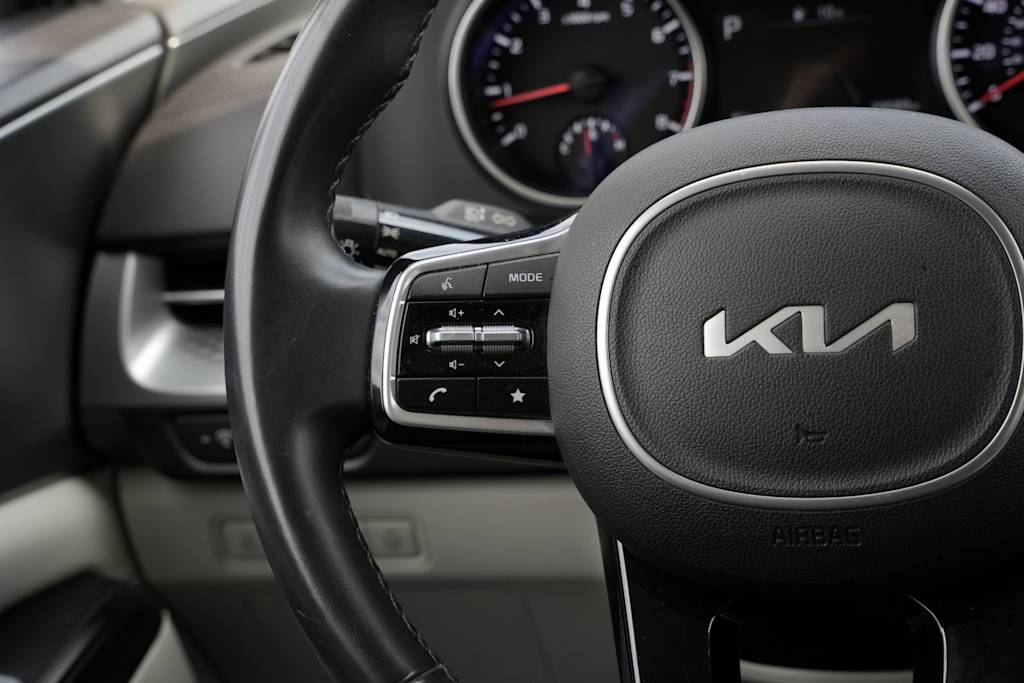 Thumbnail: 2024 Kia Carnival - 22
