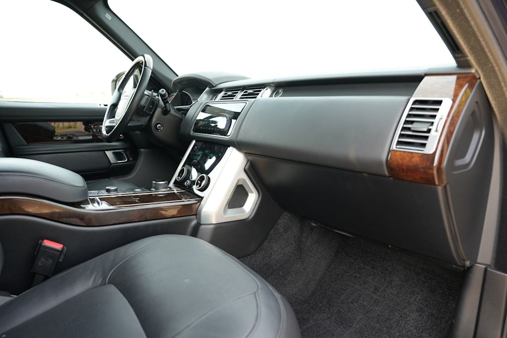 Thumbnail: 2020 Land Rover Range Rover - 25