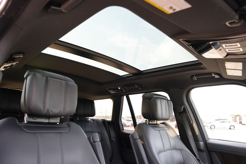 Thumbnail: 2020 Land Rover Range Rover - 26