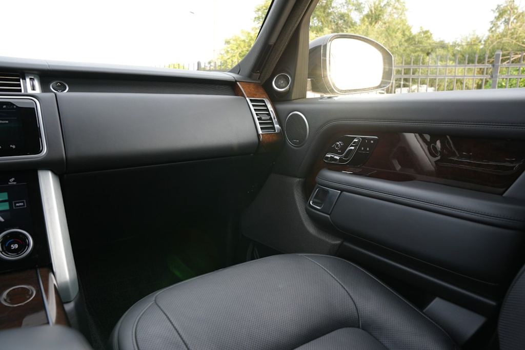 Thumbnail: 2020 Land Rover Range Rover - 8