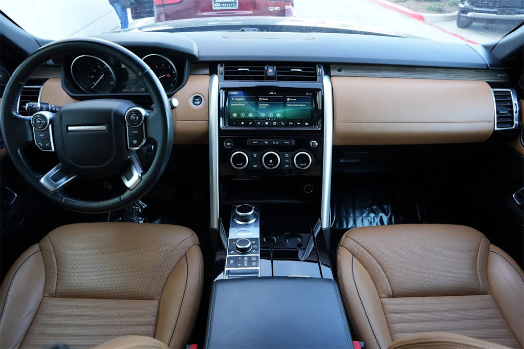 Thumbnail: 2017 Land Rover Discovery - 2