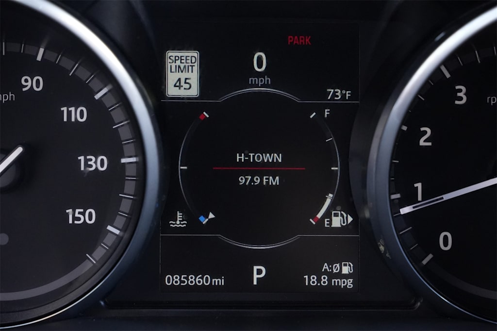 Thumbnail: 2017 Land Rover Discovery - 17