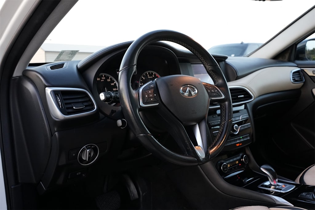Thumbnail: 2019 INFINITI QX30 - 15