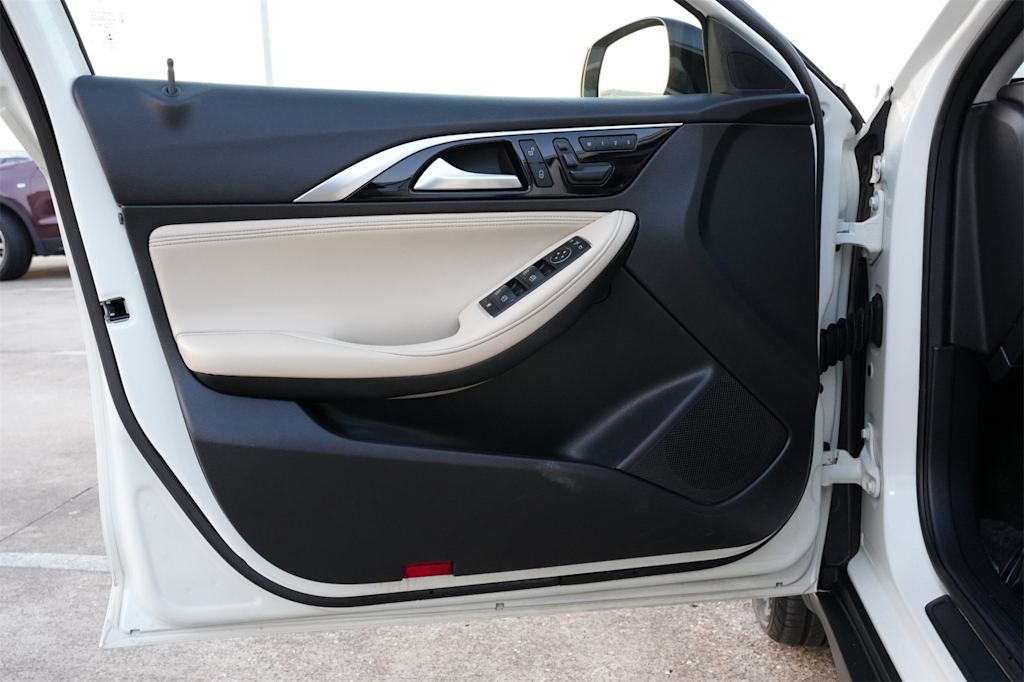 Thumbnail: 2019 INFINITI QX30 - 26