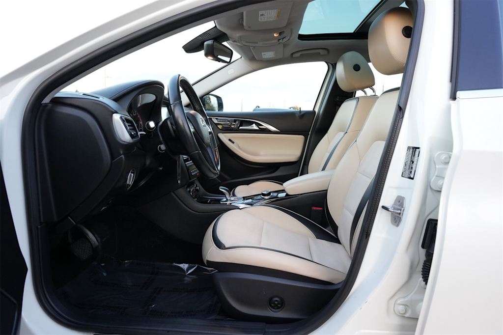 Thumbnail: 2019 INFINITI QX30 - 11