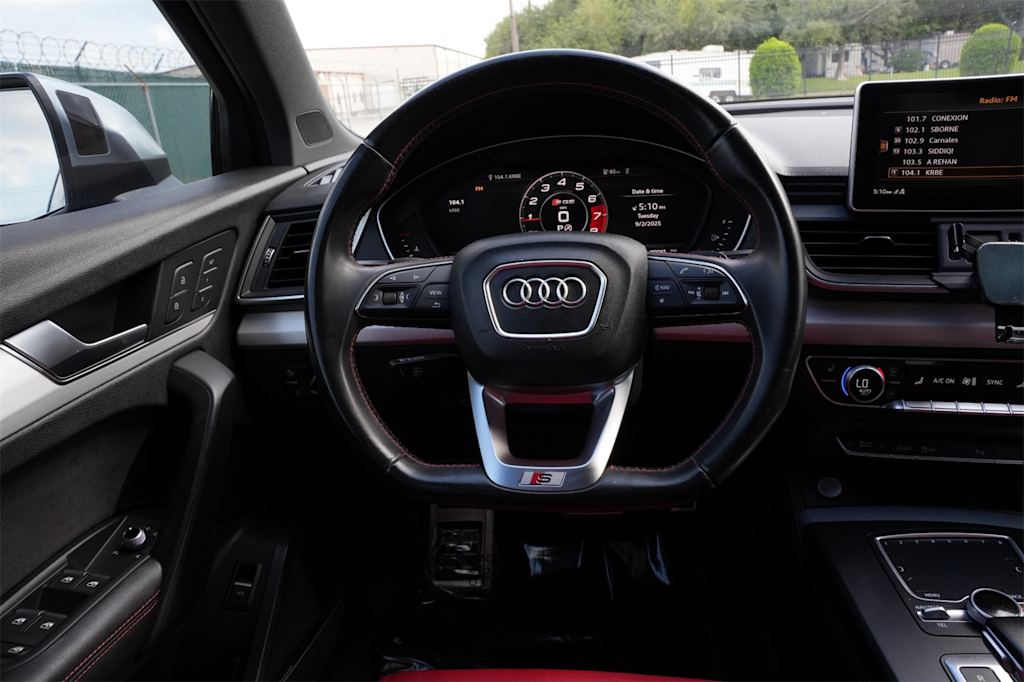 Thumbnail: 2018 Audi SQ5 - 10