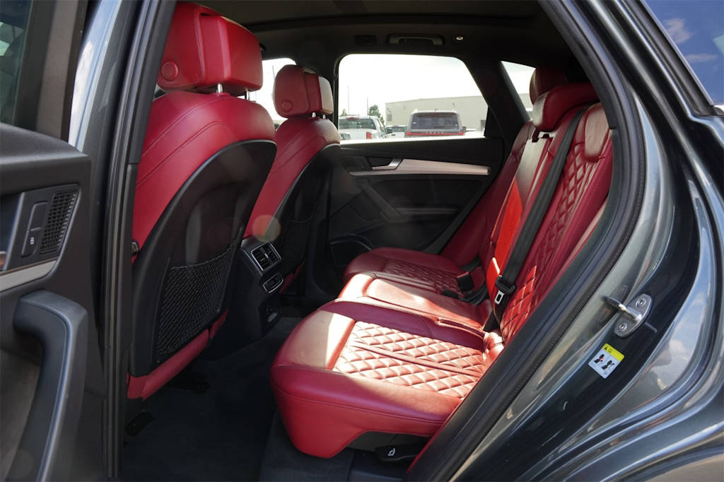 Thumbnail: 2018 Audi SQ5 - 13
