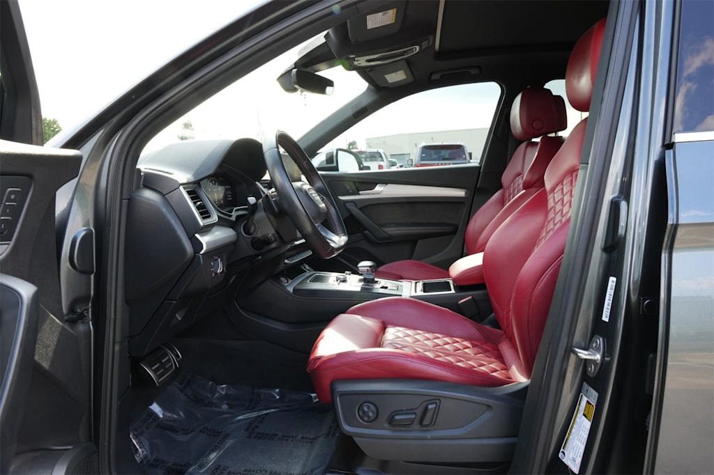 Thumbnail: 2018 Audi SQ5 - 11