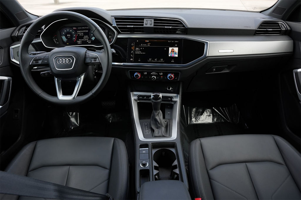 Thumbnail: 2025 Audi Q3 - 2