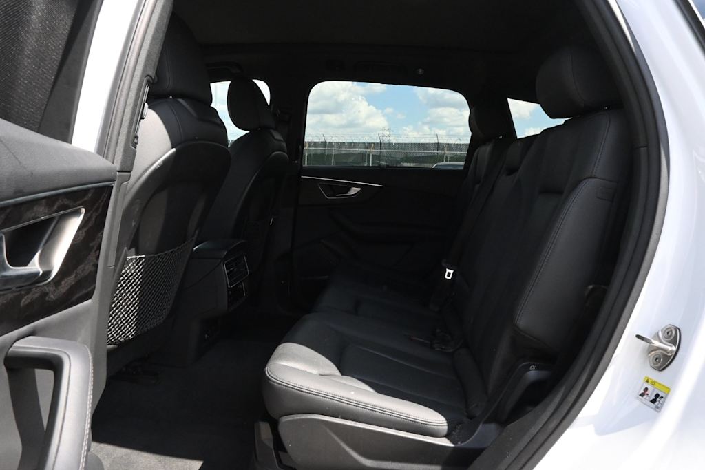 Thumbnail: 2024 Audi Q7 - 12