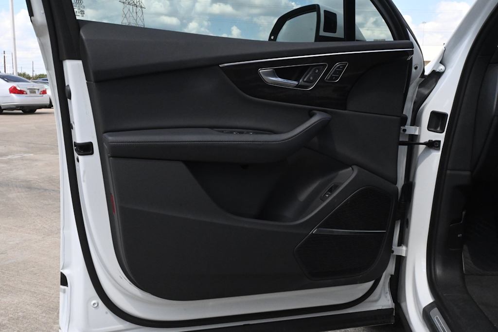 Thumbnail: 2024 Audi Q7 - 22