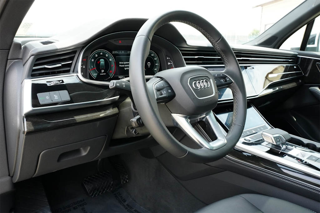 Thumbnail: 2025 Audi Q7 - 14