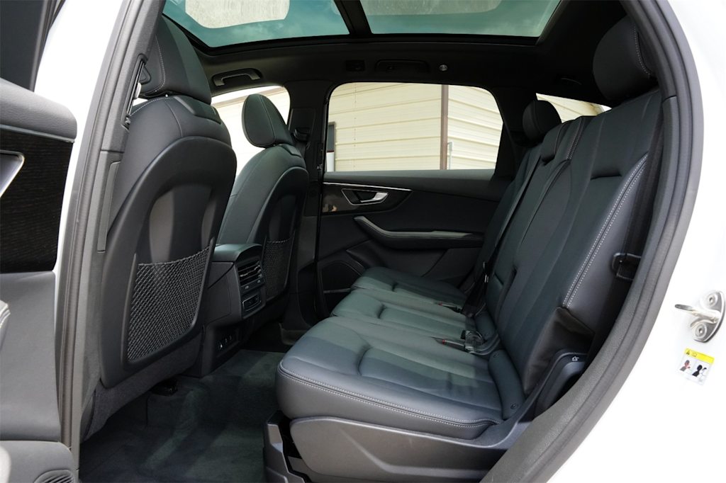 Thumbnail: 2025 Audi Q7 - 13