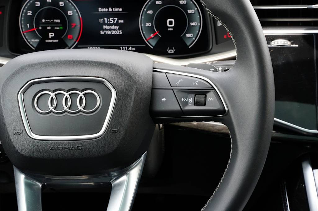 Thumbnail: 2025 Audi Q7 - 25