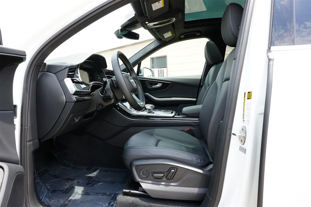 Thumbnail: 2025 Audi Q7 - 11