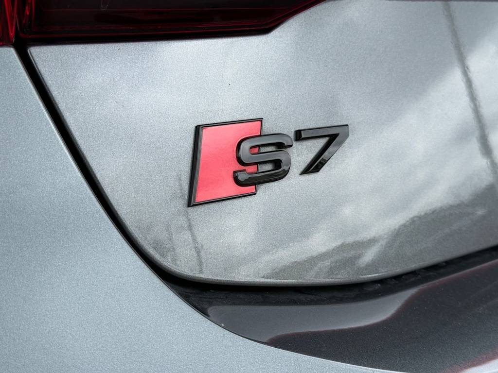 Thumbnail: 2022 Audi S7 - 7