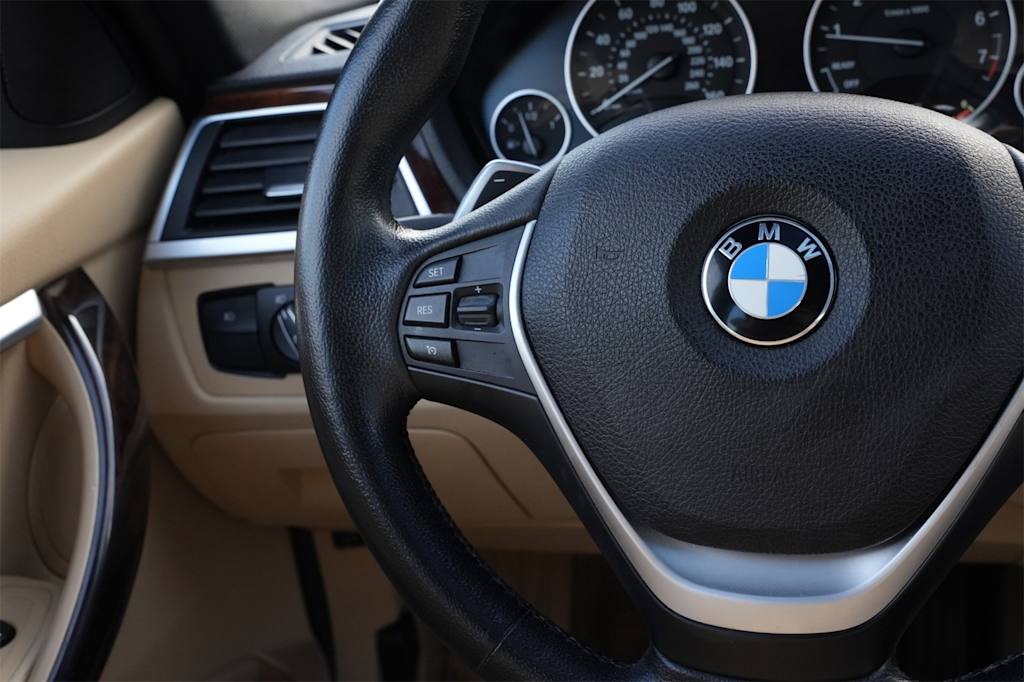 Thumbnail: 2016 BMW 3 Series - 21