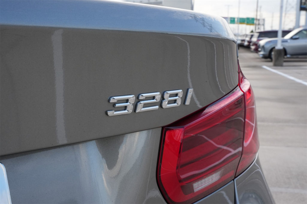 Thumbnail: 2016 BMW 3 Series - 7