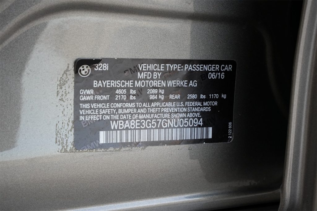 Thumbnail: 2016 BMW 3 Series - 18