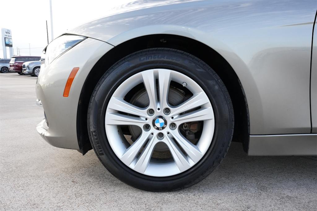 Thumbnail: 2016 BMW 3 Series - 8