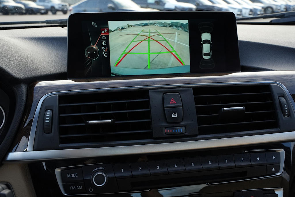 Thumbnail: 2016 BMW 3 Series - 23